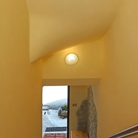 Al